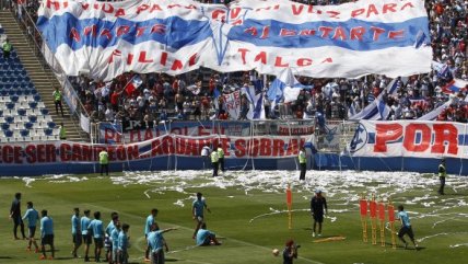 Universidad Católica vivió un animado "banderazo" junto a sus hinchas en la previa al clásico