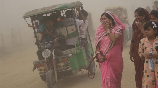 Nueva Delhi llama a permanecer en las casas ante emergencia por contaminación