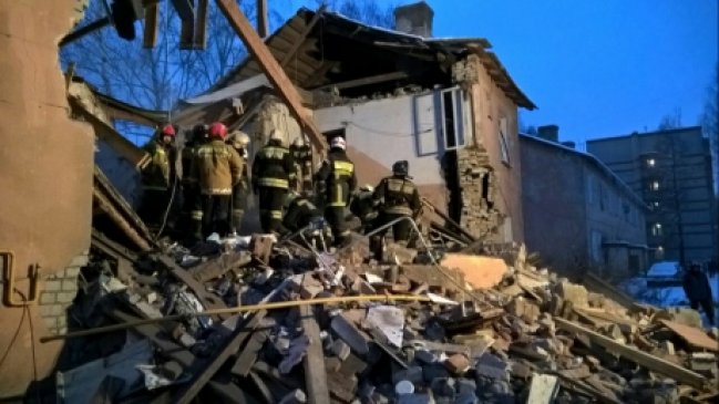 Cinco muertos al derrumbarse edificio tras una explosión de gas en Rusia