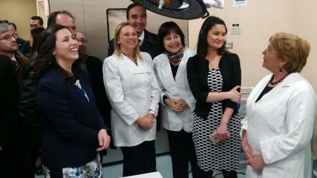 Goic y Dolmestch acompañan a Bachelet en inauguración de hospital en Puerto Williams