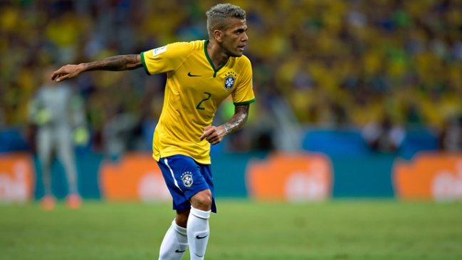 Dani Alves será el capitán de Brasil en el duelo contra Argentina