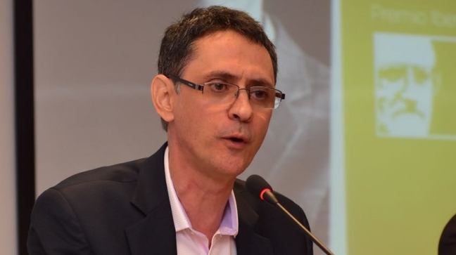 Entregan Premio José Donoso 2016 a Pablo Montoya