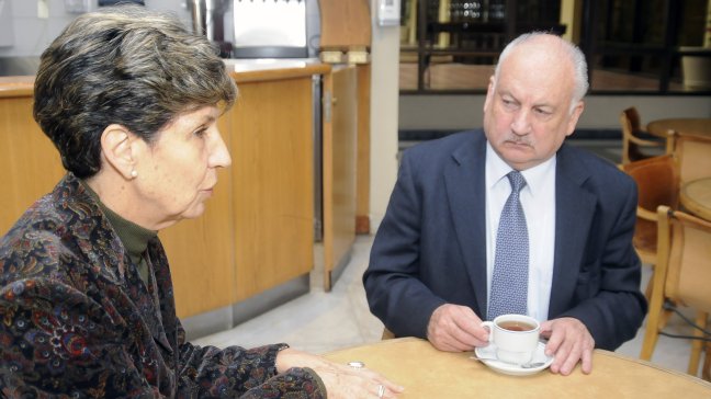 Isabel Allende llamó a Partido Comunista a no restarse de diálogo por reajuste