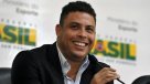 Ronaldo recibió una camiseta de Everton de Viña del Mar en su visita a México