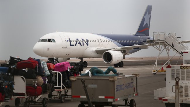 Avión LAN debió volver a Santiago: Pasajera aseguró que llevaba un artefacto explosivo
