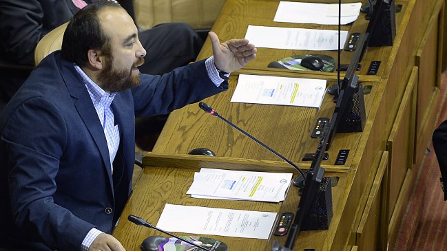 Jefe de bancada DC: El PC tiene que decidir si está en el Gobierno o en la oposición