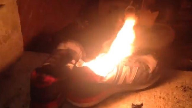 ¿Por qué los estadounidenses están quemando sus zapatillas New Balance?