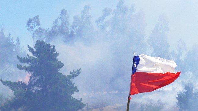 Región Metropolitana bajo alerta amarilla por incendios forestales