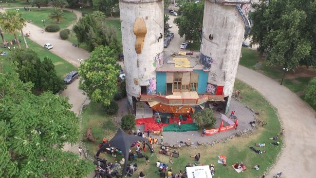 Incendio consumió torre de escalada destinada a la comunidad