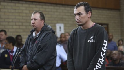 Prisión para granjeros sudafricanos que metieron a un hombre negro en ataúd