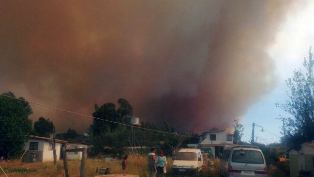 Onemi declaró Alerta Roja en cuatro comunas de Valparaíso por incendios forestales