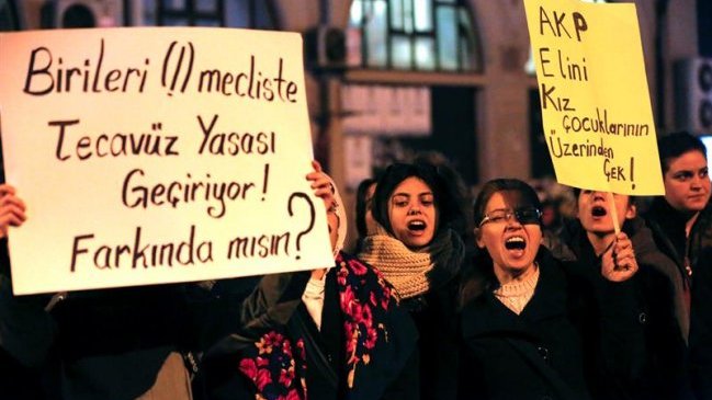 Oleada de protestas en Turquía por nueva ley sobre abuso sexual a menores