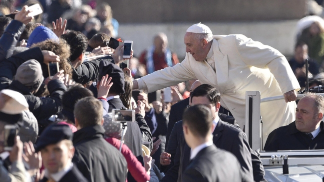 El papa afirmó que los matrimonios fracasados no están fuera de la Iglesia