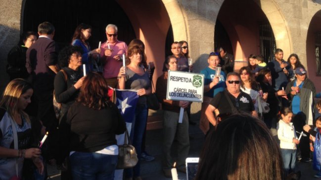 Vecinos de La Serena realizaron velatón por Carabineros que murieron arrollados