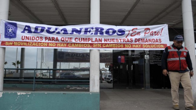 Funcionarios de Aduanas dispuestos a cancelar paro si existe diálogo con Gobierno