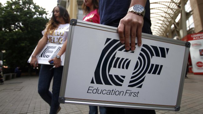 Chile bajó en nivel de dominio del inglés según estudio