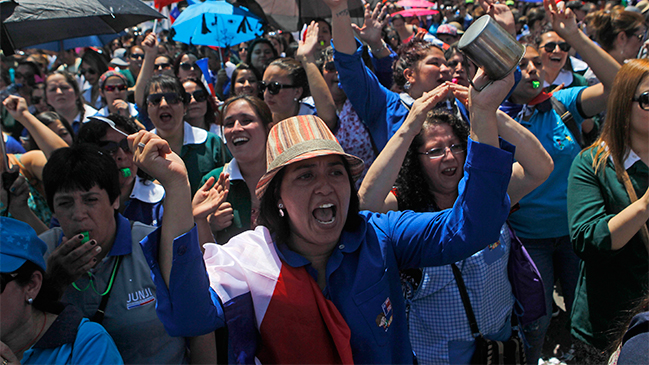 Gobierno ratificó que realizará descuentos a funcionarios que participaron en el paro