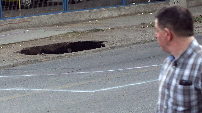 Municipio debe pagar siete millones a peatón que cayó a un forado de la vereda