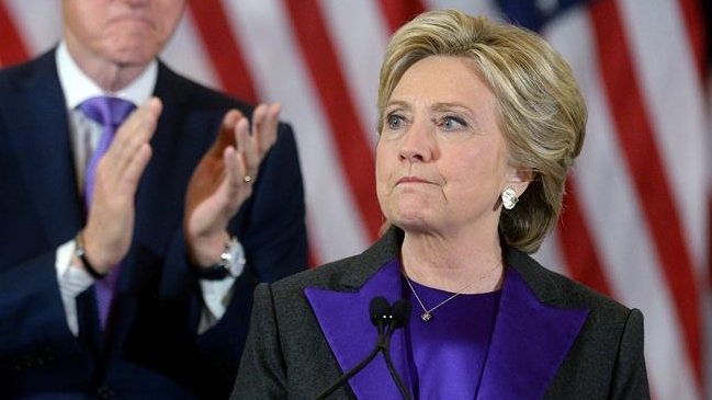 Clinton ya supera en dos millones de votos a Trump, quien ganó por Colegio Electoral