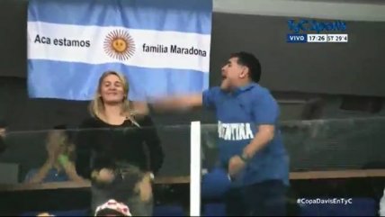   El festejo de Del Potro con la barra argentina y Maradona en Zagreb 