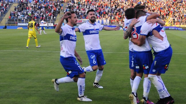 Universidad Católica venció a U. de Concepción y se alzó al primer lugar del Apertura