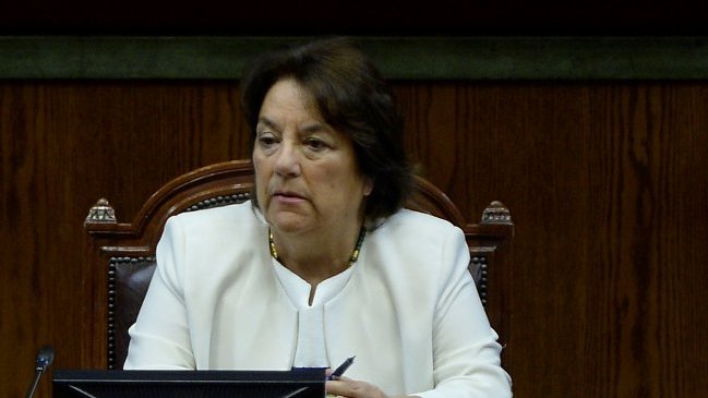 Ministra de Educación: Si la gratuidad va al TC 