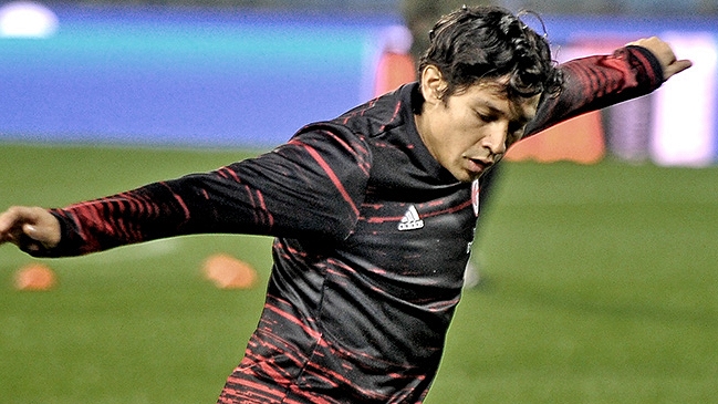 Matías Fernández sufrió lesión en el abductor derecho y estará una semana en observación