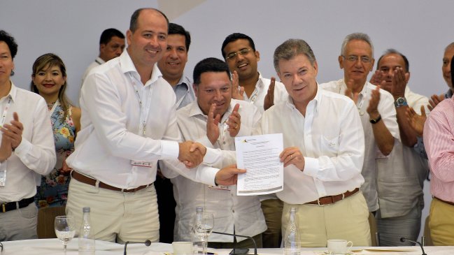 Congreso colombiano iniciará este martes trámite de refrendación de acuerdo de paz