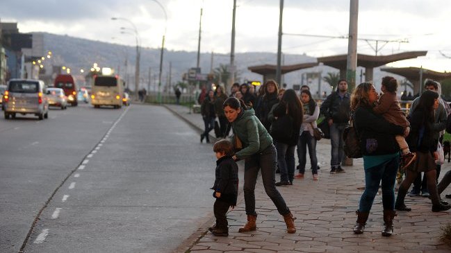 Choferes de la locomoción colectiva de Puerto Montt realizan paro de advertencia
