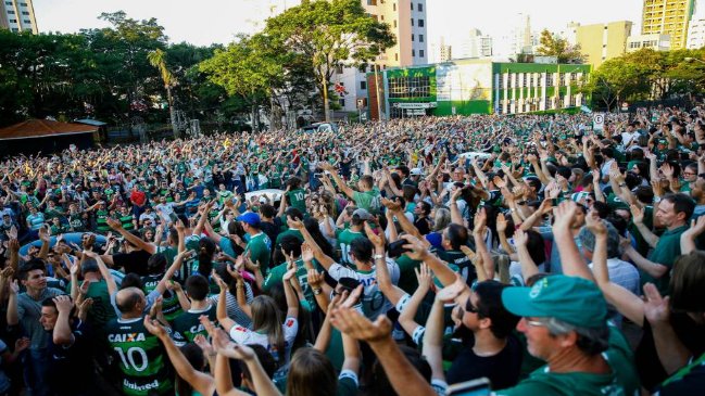 Chapecoense recibió más de 13 mil solicitudes para inscribir socios tras accidente aéreo