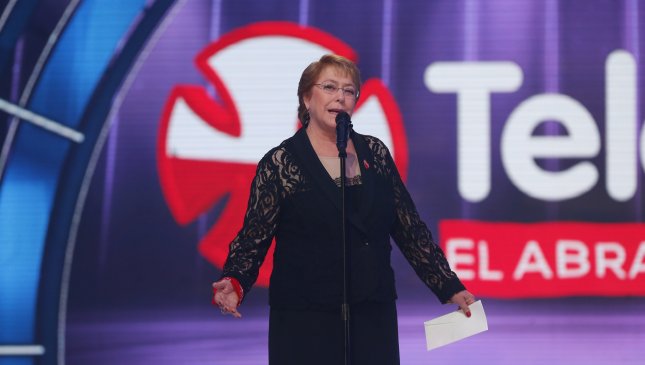 Michelle Bachelet: Sumémonos al Abrazo de Chile, nuestros niños lo necesitan