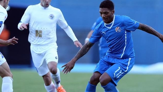 Angelo Henríquez y Junior Fernandes jugaron en igualdad de Dinamo Zagreb ante el líder Rijeka