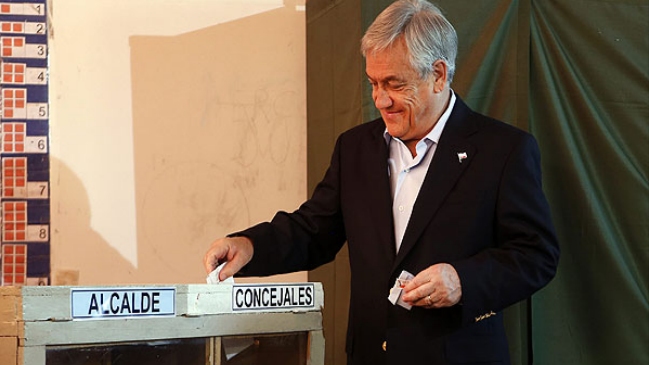 Piñera propuso voto anticipado y electrónico para futuras elecciones