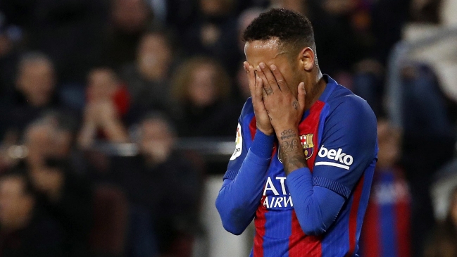 Neymar está aquejado de una sobrecarga muscular y trabajará diferenciado esta semana en FC Barcelona
