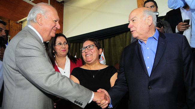 Lagos e Insulza tuvieron frío cara a cara en la comuna de Pudahuel