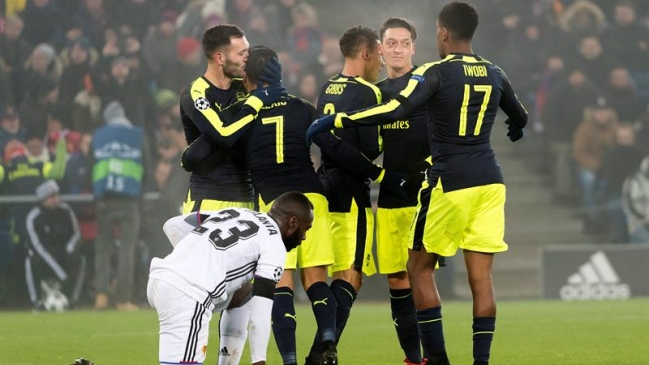 Arsenal goleó a Basilea y terminó como líder del Grupo A en la Champions