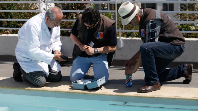 Seremi de Salud fiscalizó piscinas de edificios en Santiago