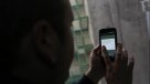 Mujer atacó a su pareja con un cuchillo al descubrirlo revisando su celular