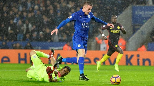 Claudio Bravo y Manchester City fueron arrollados en su visita a Leicester City