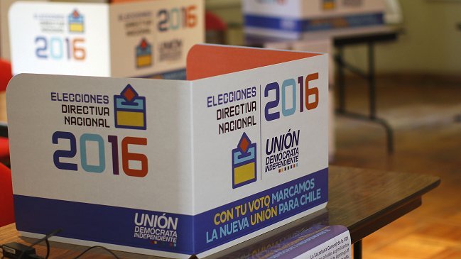 Problemas con el voto electrónico marcan primeras horas de la elección UDI