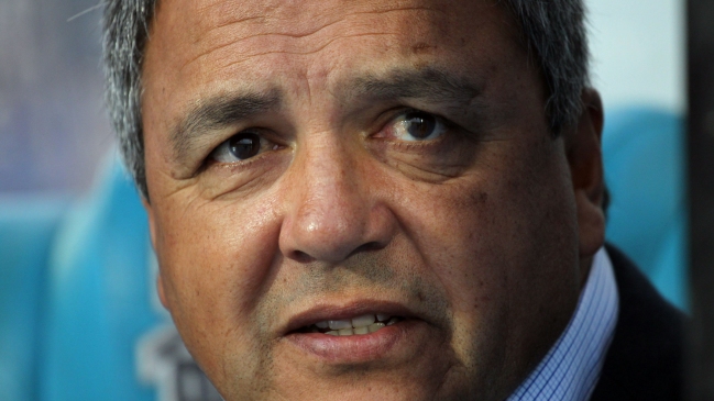 Azul Azul analiza permanencia de Víctor Hugo Castañeda y Luis Musrri