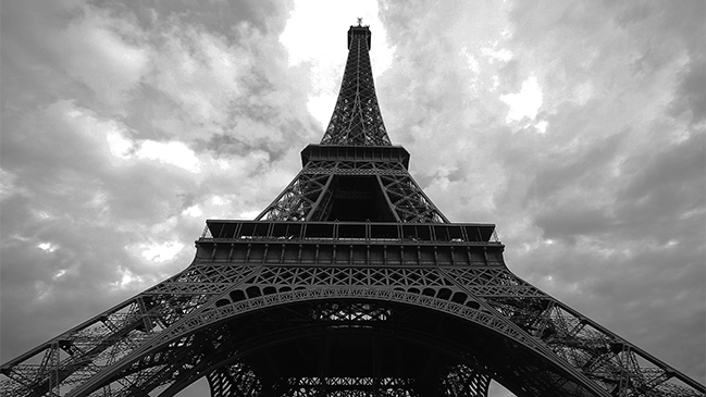 La Torre Eiffel cierra este martes por una huelga de personal