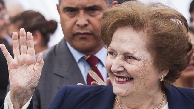 Ministro en visita le toma declaración a Lucía Hiriart por el caso CEMA