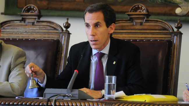 Alessandri anunció auditoría por déficit de 12 mil millones de pesos en Dirección de Educación