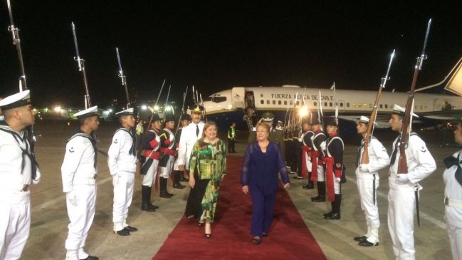 Presidenta Bachelet inició visita oficial a Argentina