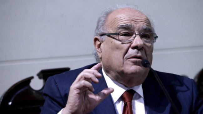 Roberto Fantuzzi pone a disposición su cargo en Asexma tras polémica por muñeca inflable