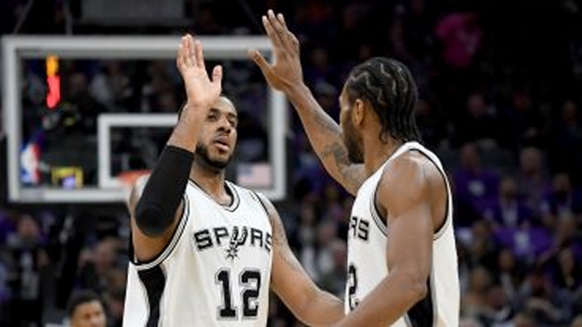 San Antonio Spurs ganó como visita y consolidó el liderato en su división