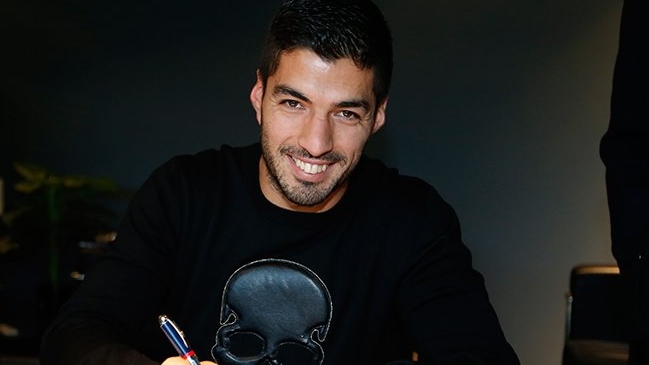 Luis Suárez firmó su renovación con FC Barcelona