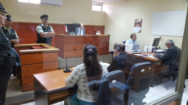 Región del Maule: Madre acusada de agredir a hija de un año quedó en prisión preventiva