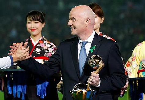 Infantino ve necesaria una mayor transparencia al sistema de traspasos